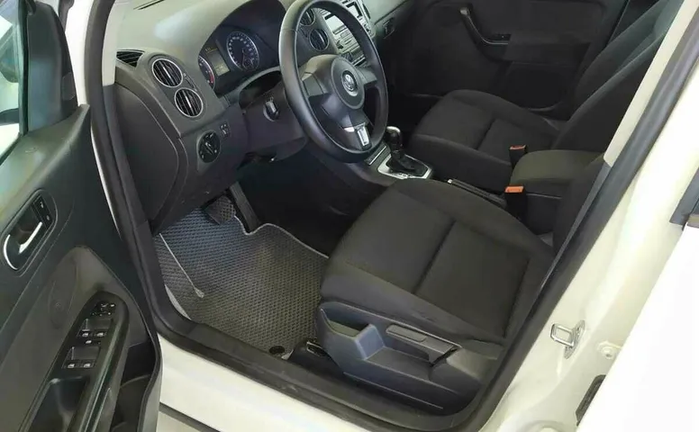 Volkswagen GOLF_PLUS 1.6 AT (102 л.с.)