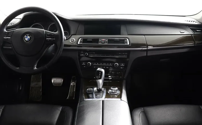 BMW 7 серия
