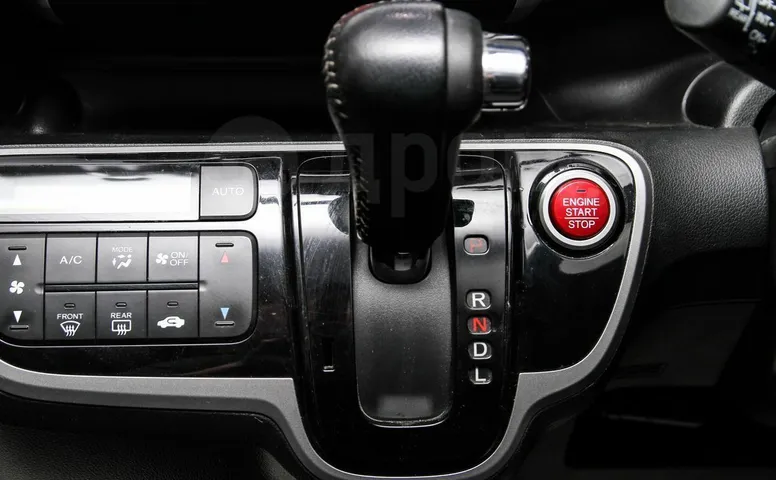 Honda N-BOX, 1 поколение