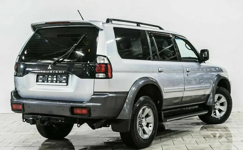Mitsubishi pajero sport