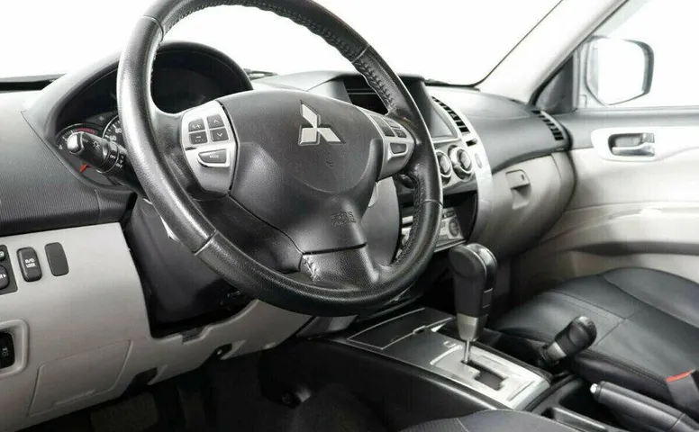 Mitsubishi Pajero Sport 3.0 Автомат