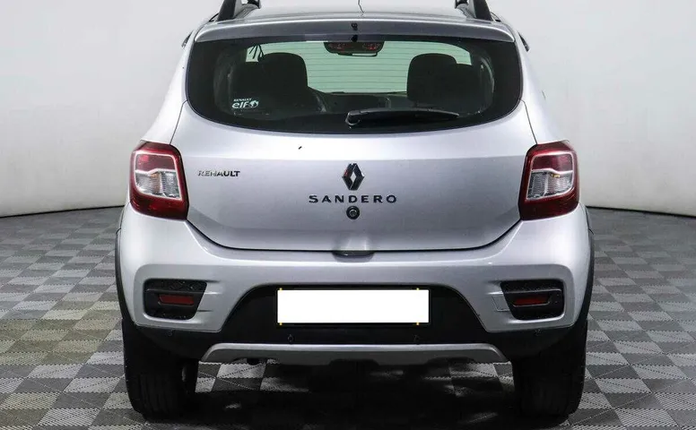 Renault sandero stepway мкпп 2017 с пробегом 50 000 км