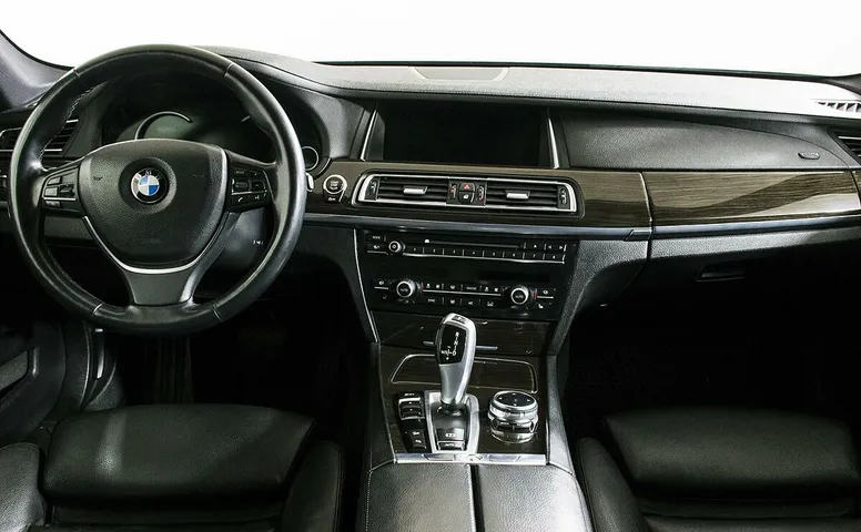 BMW 7 серия