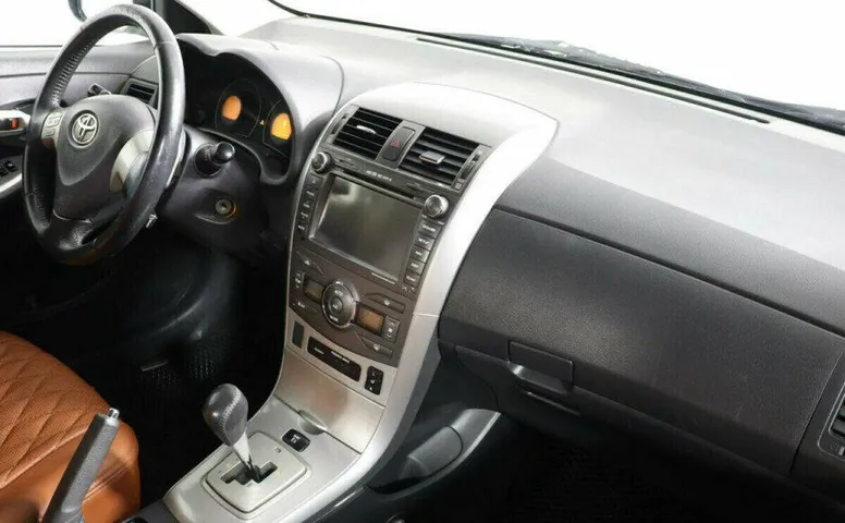 Toyota Corolla 1.6 Робот