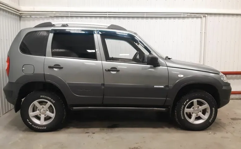 Chevrolet NIVA 1.7 MT (80 л.с.) 4WD