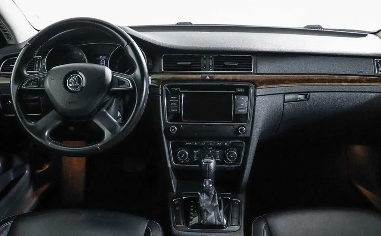Skoda superb робот 2013 с пробегом 90 238 км