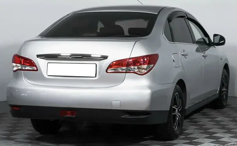 Nissan Almera