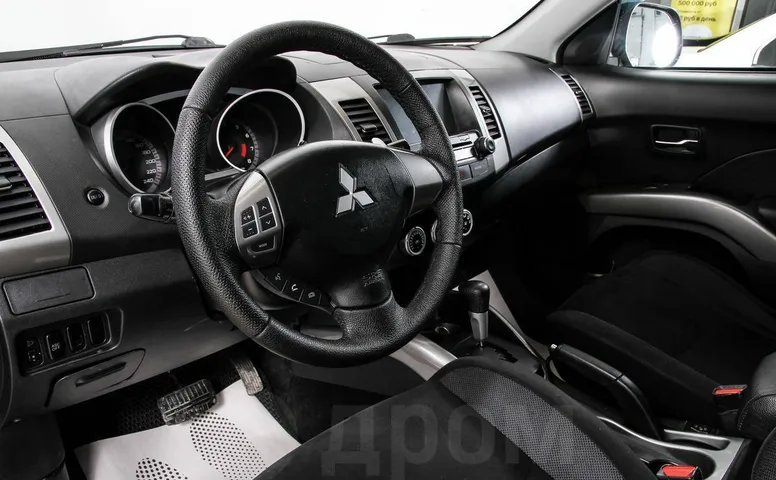 Mitsubishi Outlander, 2 поколение
