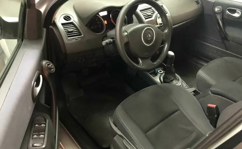 Renault MEGANE 1.6 MT (115 л.с.)