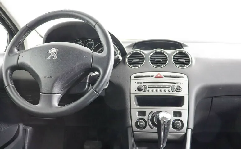 Peugeot 408 I