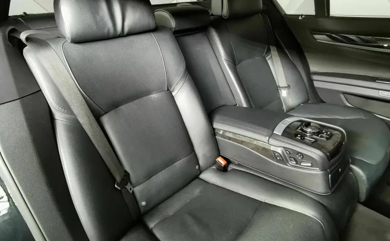 BMW 7 серия 750Li xDrive AT (450 л.с.) Черный