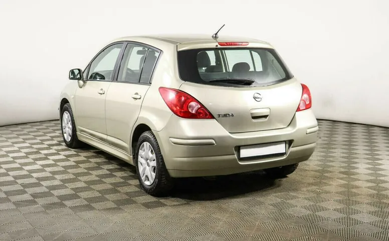 Nissan Tiida I Рестайлинг