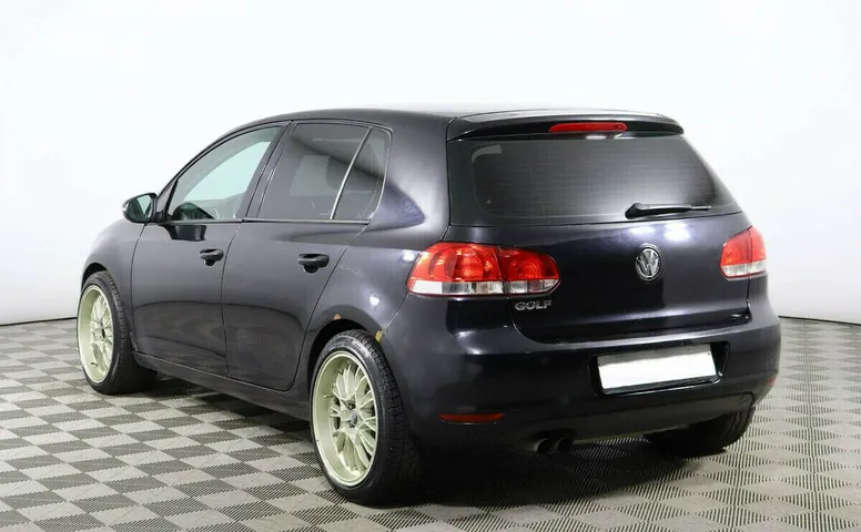 Volkswagen Golf VI