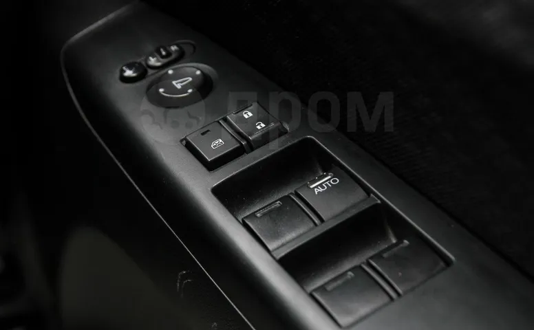 Honda N-BOX, 1 поколение