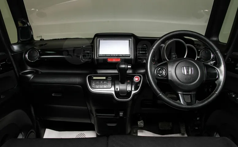 Honda N-BOX, 1 поколение