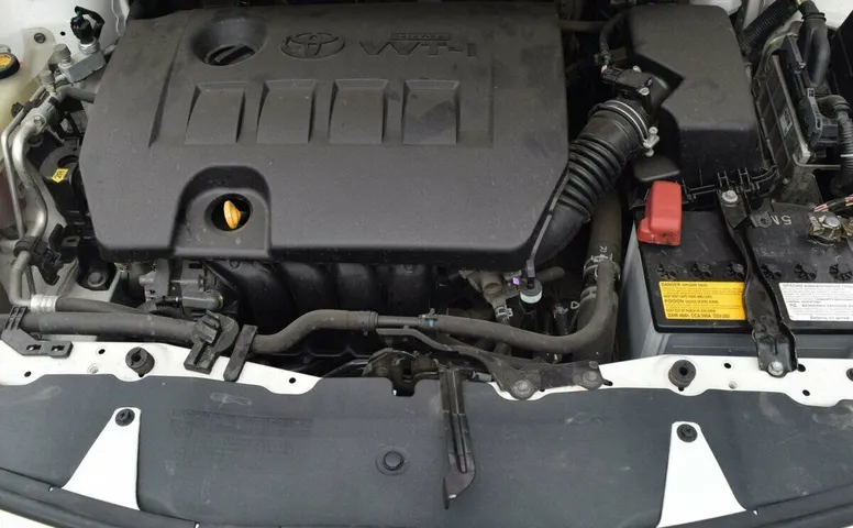 Toyota auris i рестайлинг