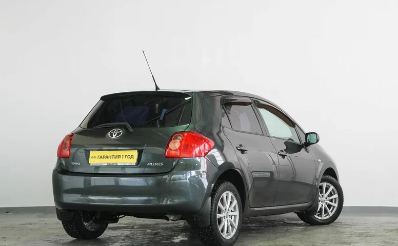 Toyota Auris, 1 поколение