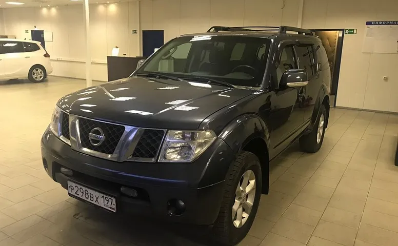 Nissan Pathfinder III