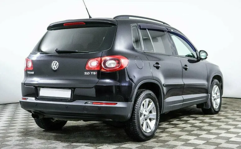 Volkswagen Tiguan 2.0 Автомат