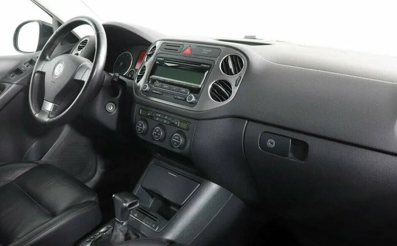 Volkswagen Tiguan 2.0 Автомат
