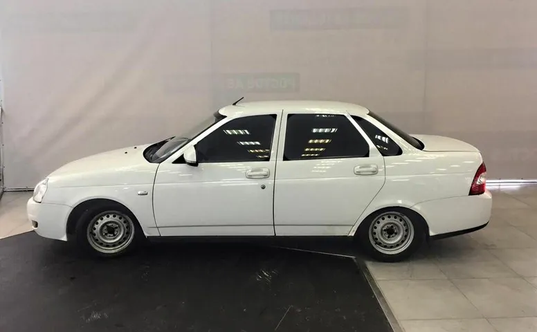 LADA (ВАЗ) 2170 1.6 MT (98 л.с.)