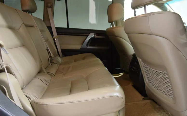 Toyota land cruiser 200 series