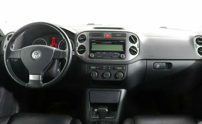 Volkswagen Tiguan 2.0 Автомат