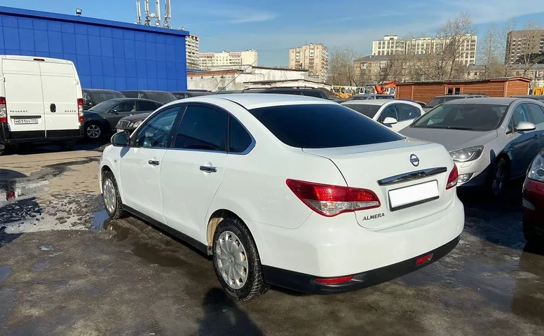 Nissan Almera