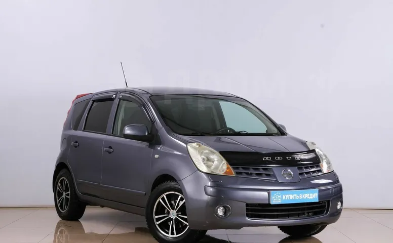 Nissan Note, 1 поколение