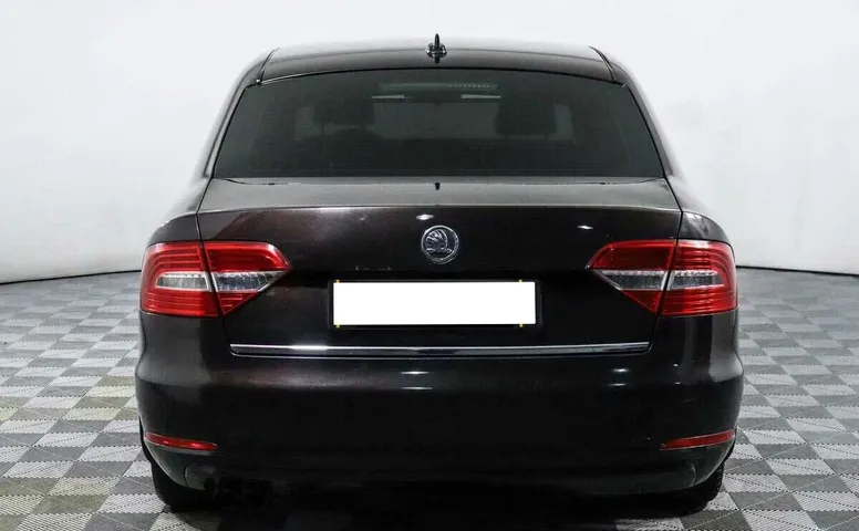 Skoda superb робот 2013 с пробегом 90 238 км
