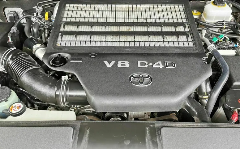 Toyota Land Cruiser 4.5 TD AT (249 л.с.) Черный