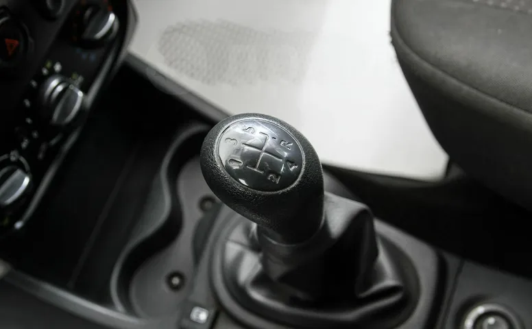 Nissan Almera, 3 поколение