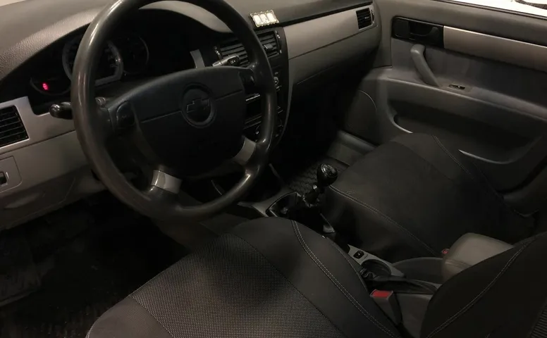 Chevrolet LACETTI 1.4 MT (94 л.с.)