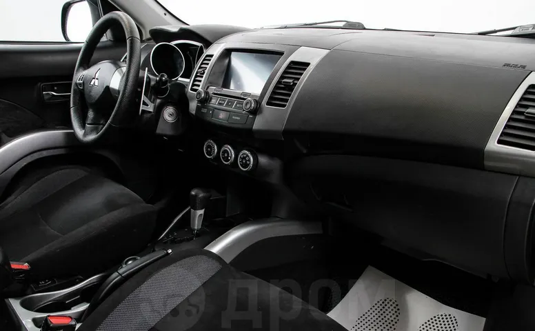 Mitsubishi Outlander, 2 поколение