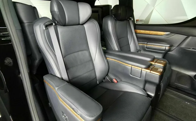 Toyota Alphard 3.5 AT (275 л.с.) Черный