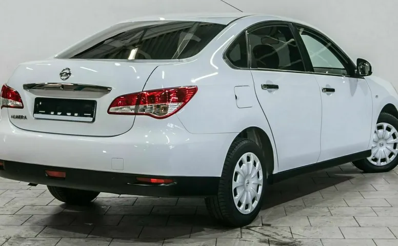 Nissan almera
