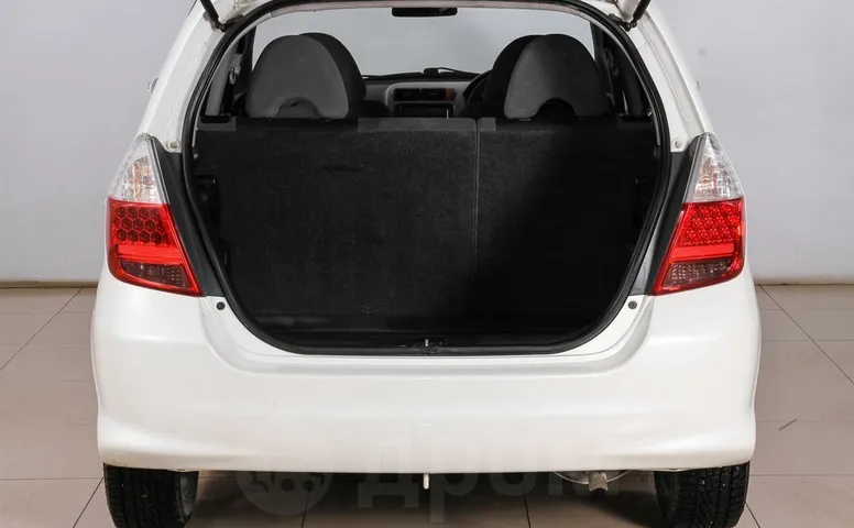 Honda Fit, 1 поколение, 2 рестайлинг