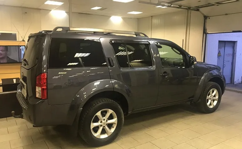 Nissan Pathfinder III