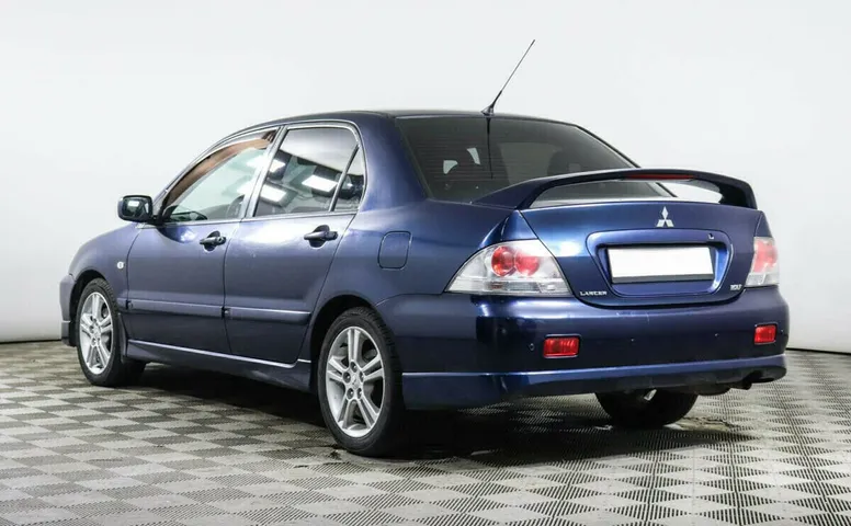 Mitsubishi lancer