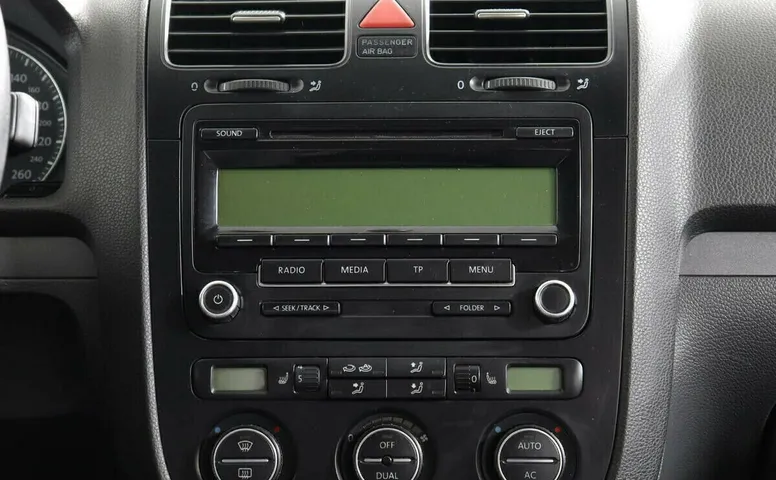 Volkswagen Jetta V