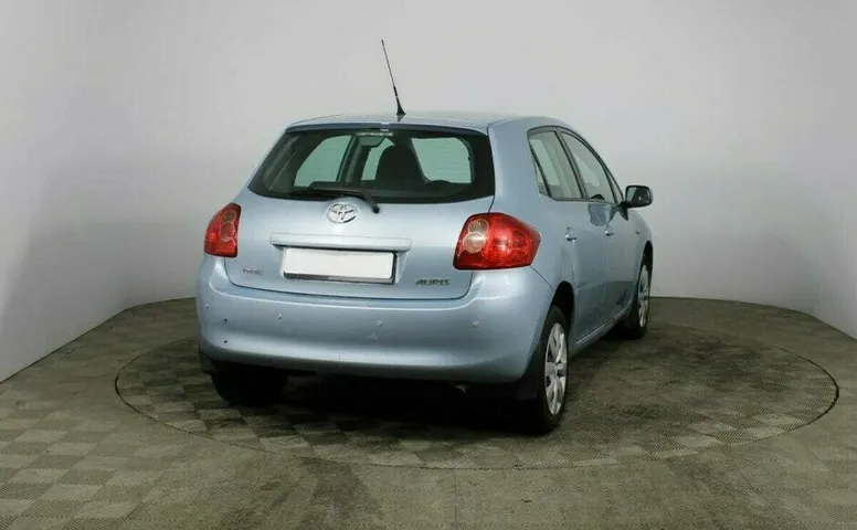 Toyota Auris 1.6 Робот
