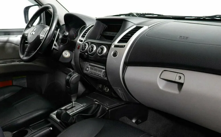 Mitsubishi Pajero Sport 3.0 Автомат