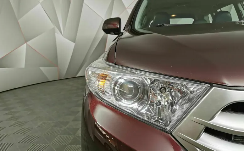 Toyota Highlander 3.5 AT 4WD (273 л.с.) Комфорт Красный