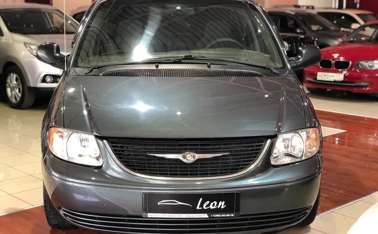Chrysler Town & Country IV