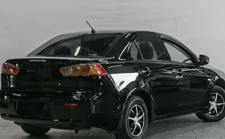 Mitsubishi lancer