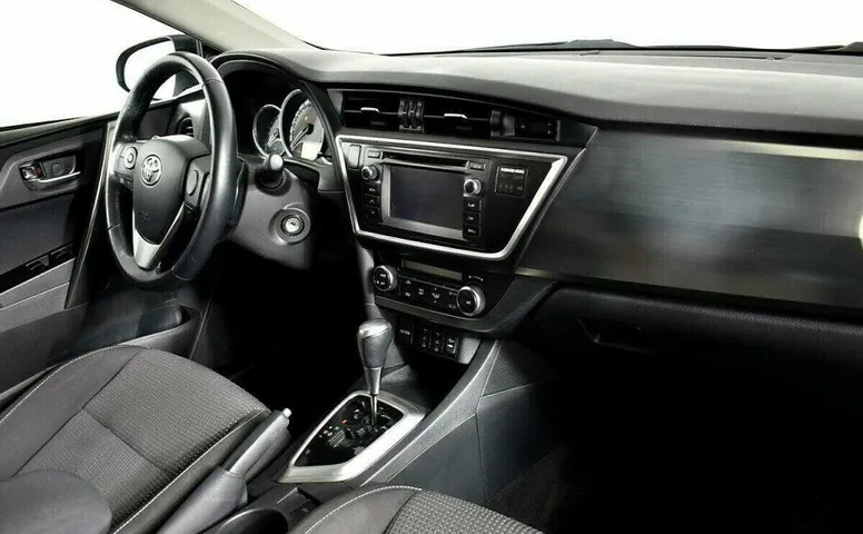 Toyota Auris 1.6 Вариатор