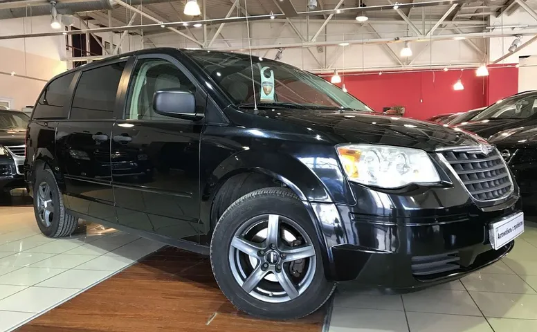 Chrysler Town & Country V