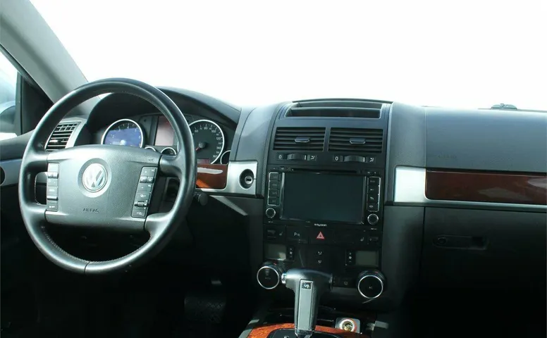 Volkswagen Touareg I Рестайлинг