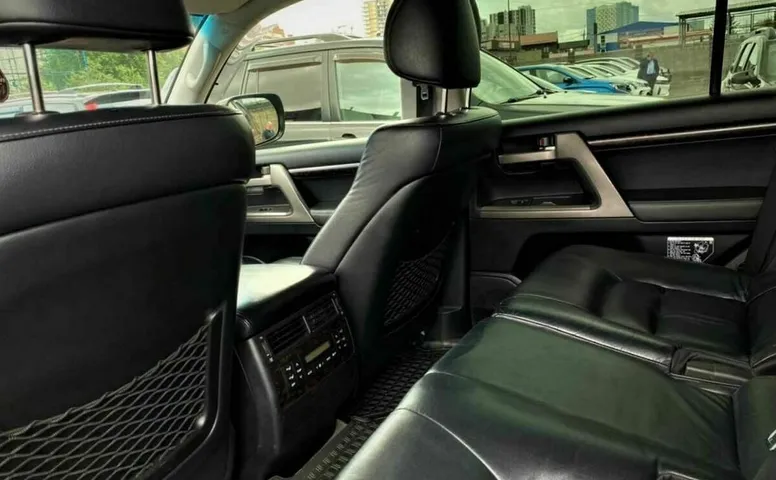 Toyota land cruiser 200 series