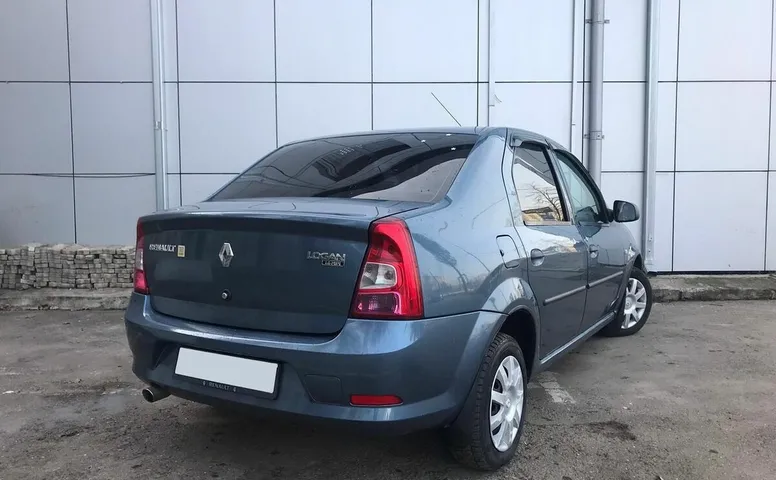 Renault LOGAN 1.6 MT (84 л.с.)